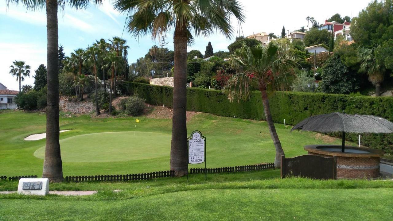 Apartamento Los Tres Soles Malaga Bagian luar foto