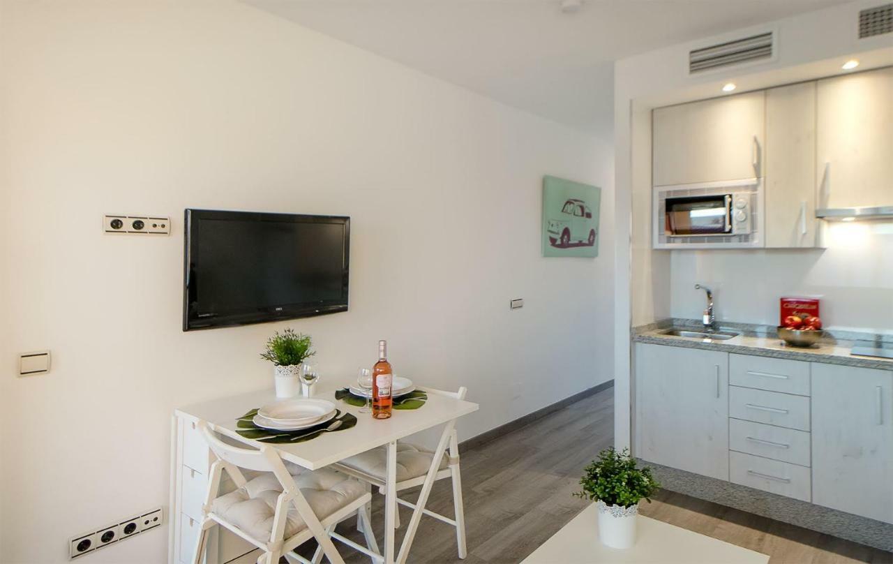 Apartamento Los Tres Soles Malaga Bagian luar foto