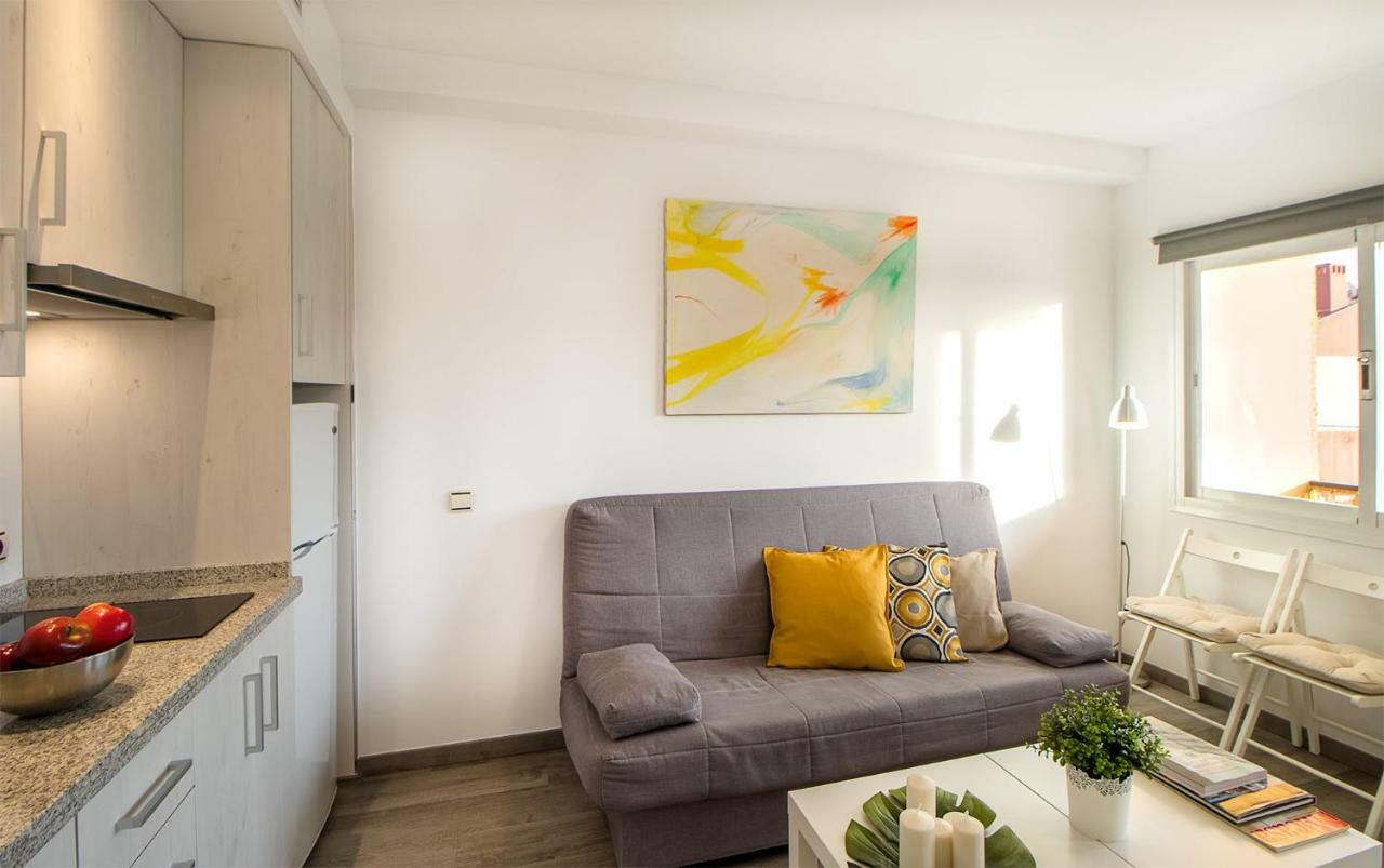 Apartamento Los Tres Soles Malaga Bagian luar foto