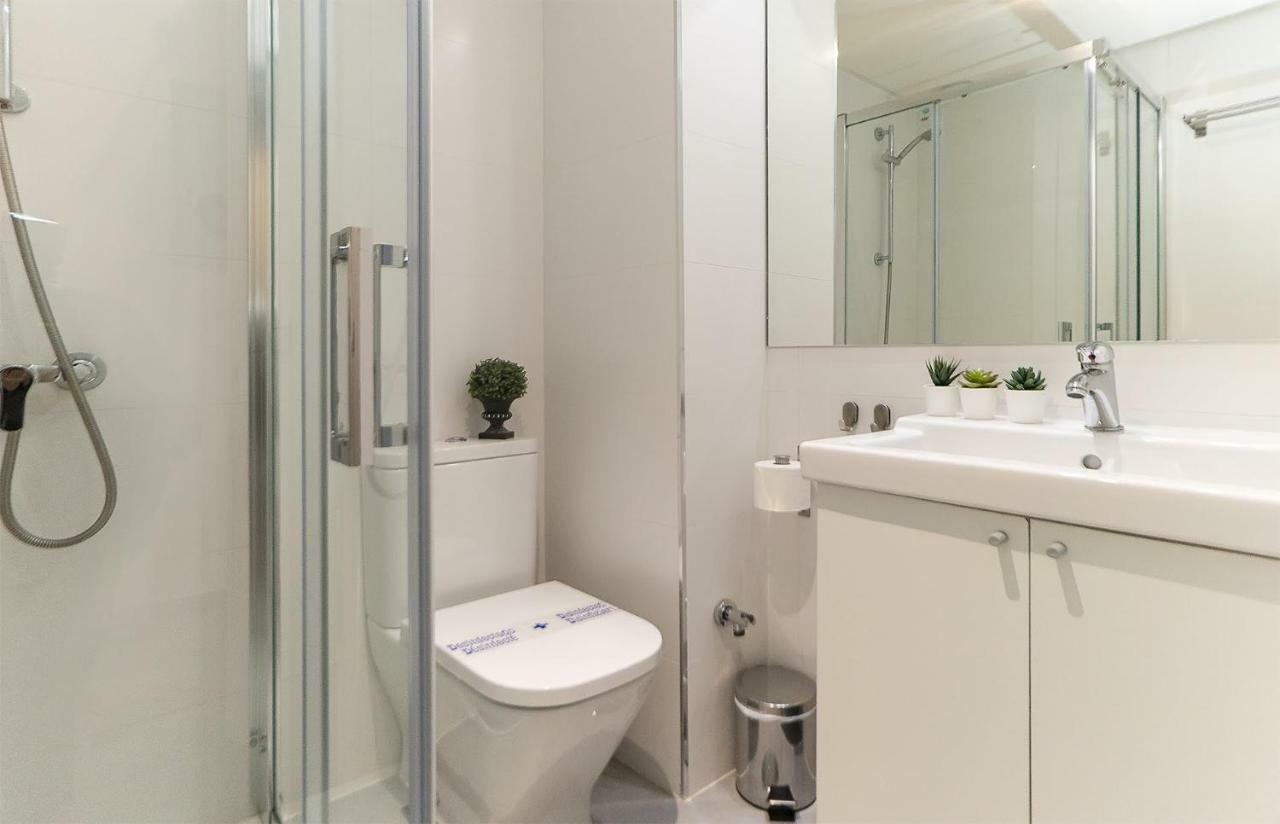 Apartamento Los Tres Soles Malaga Bagian luar foto